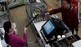 刑警爆料抢劫视频播放,抢劫现场视频曝光，惊心动魄一幕引关注