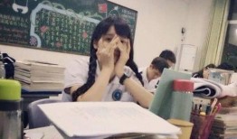 中学女生在线观看,中学女生在线观影现象解析