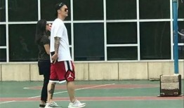 网友爆料打球女友视频,运动女神球场风采，热辣女友视频引热议